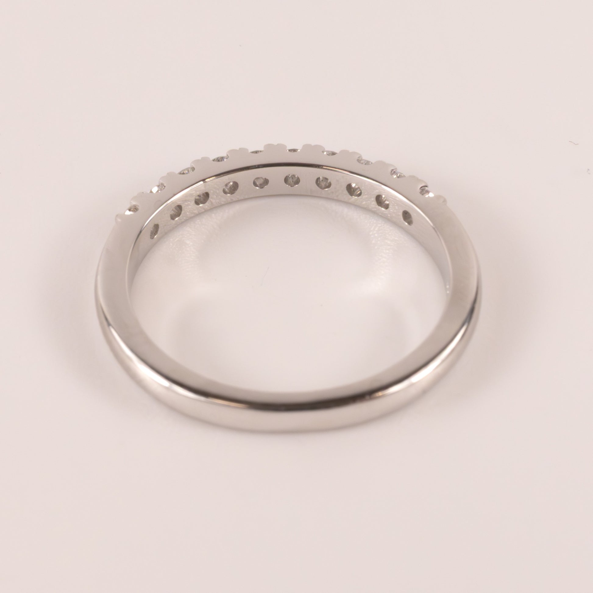 14KWG 10-Stone 0.33cttw Diamond Band