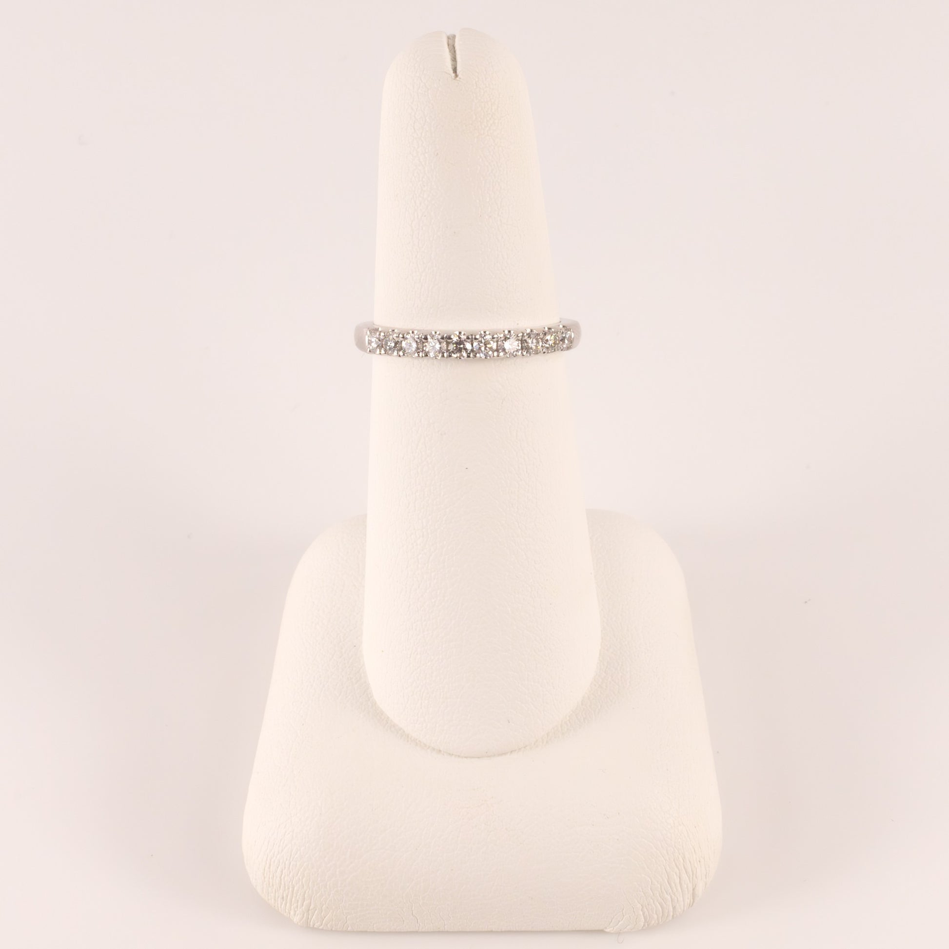 14KWG 10-Stone 0.33cttw Diamond Band