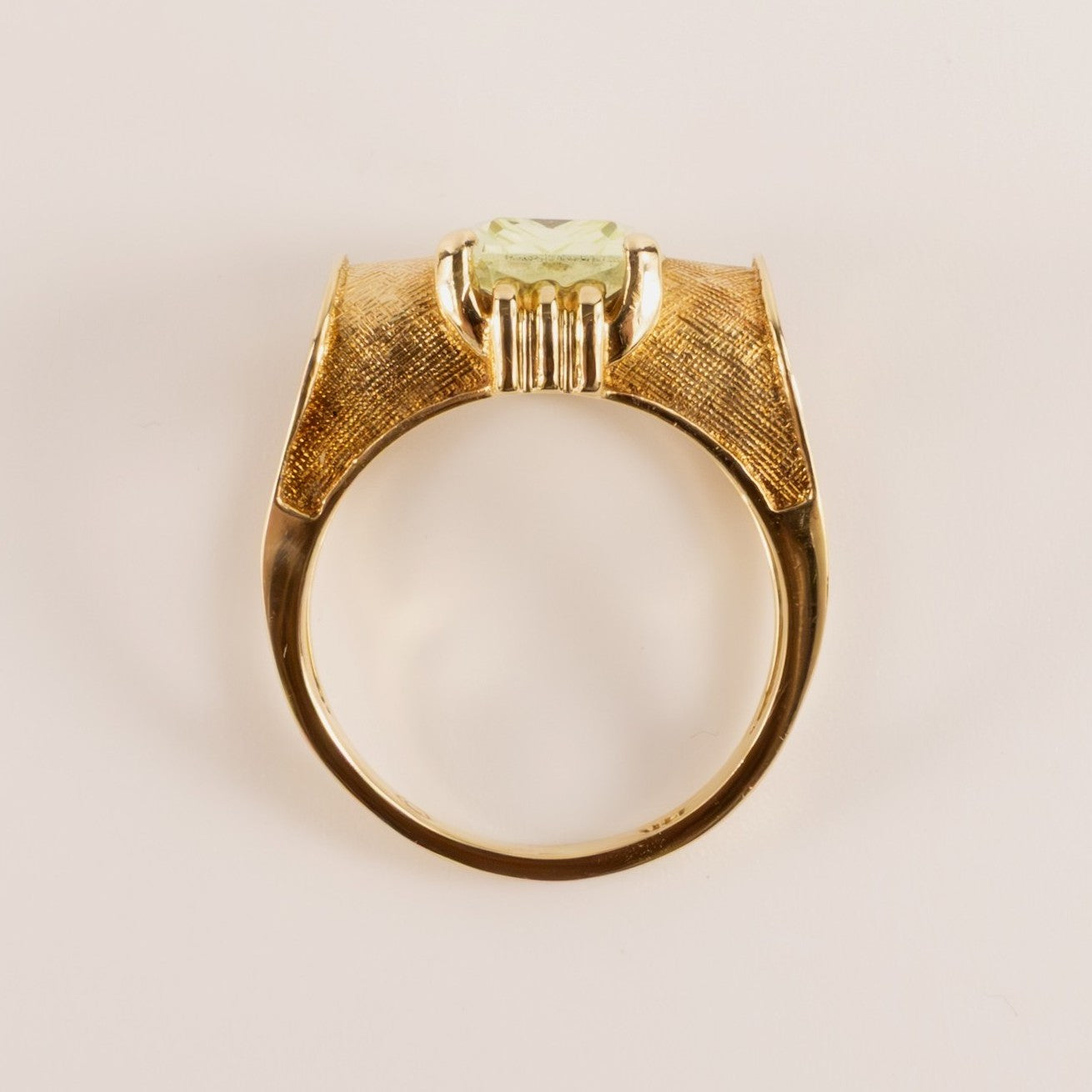 14KYG Vintage Synthetic Spinel Florentine Folded Ring