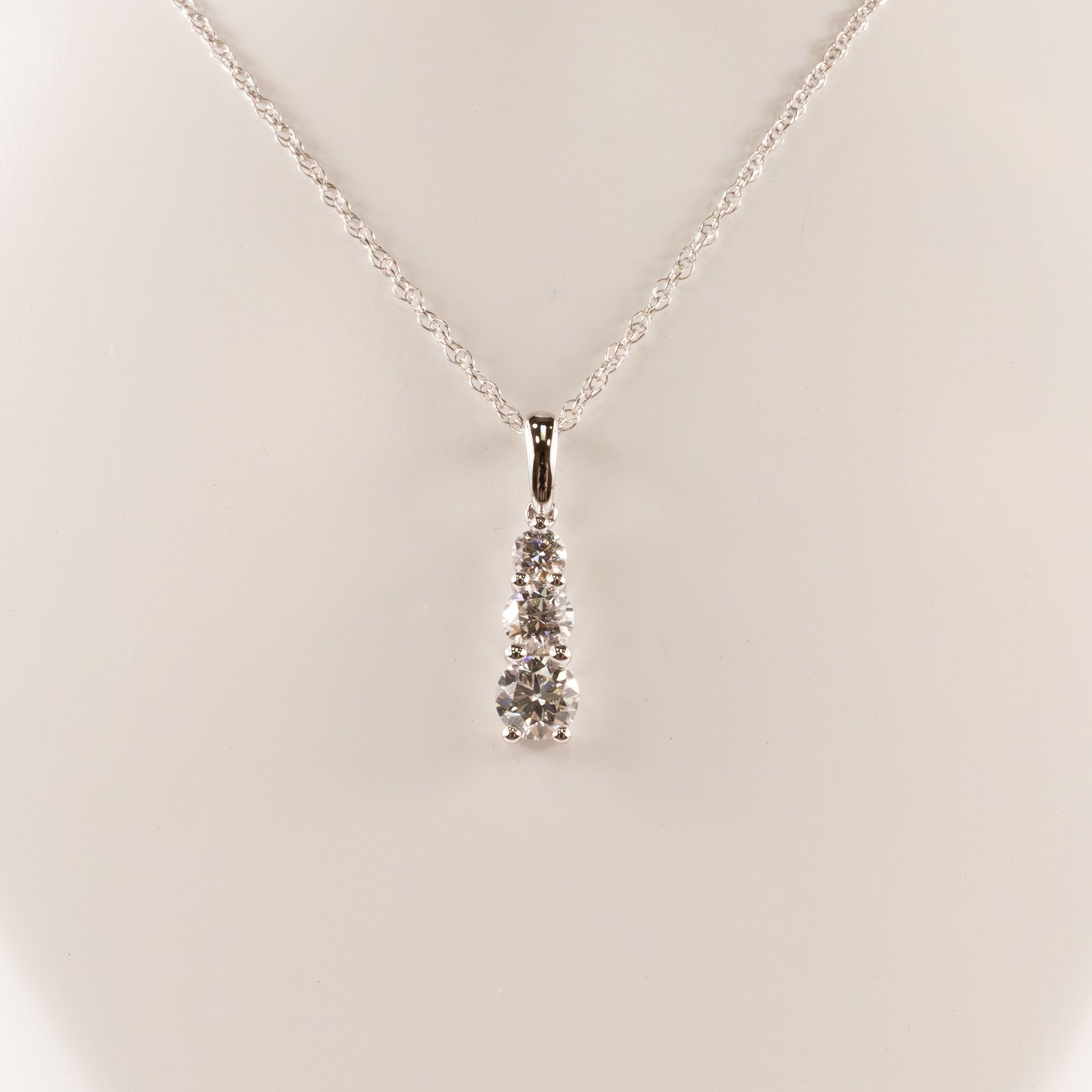 14KWG Lab Grown Diamond 0.75cttw Graduated 3-Stone Necklace