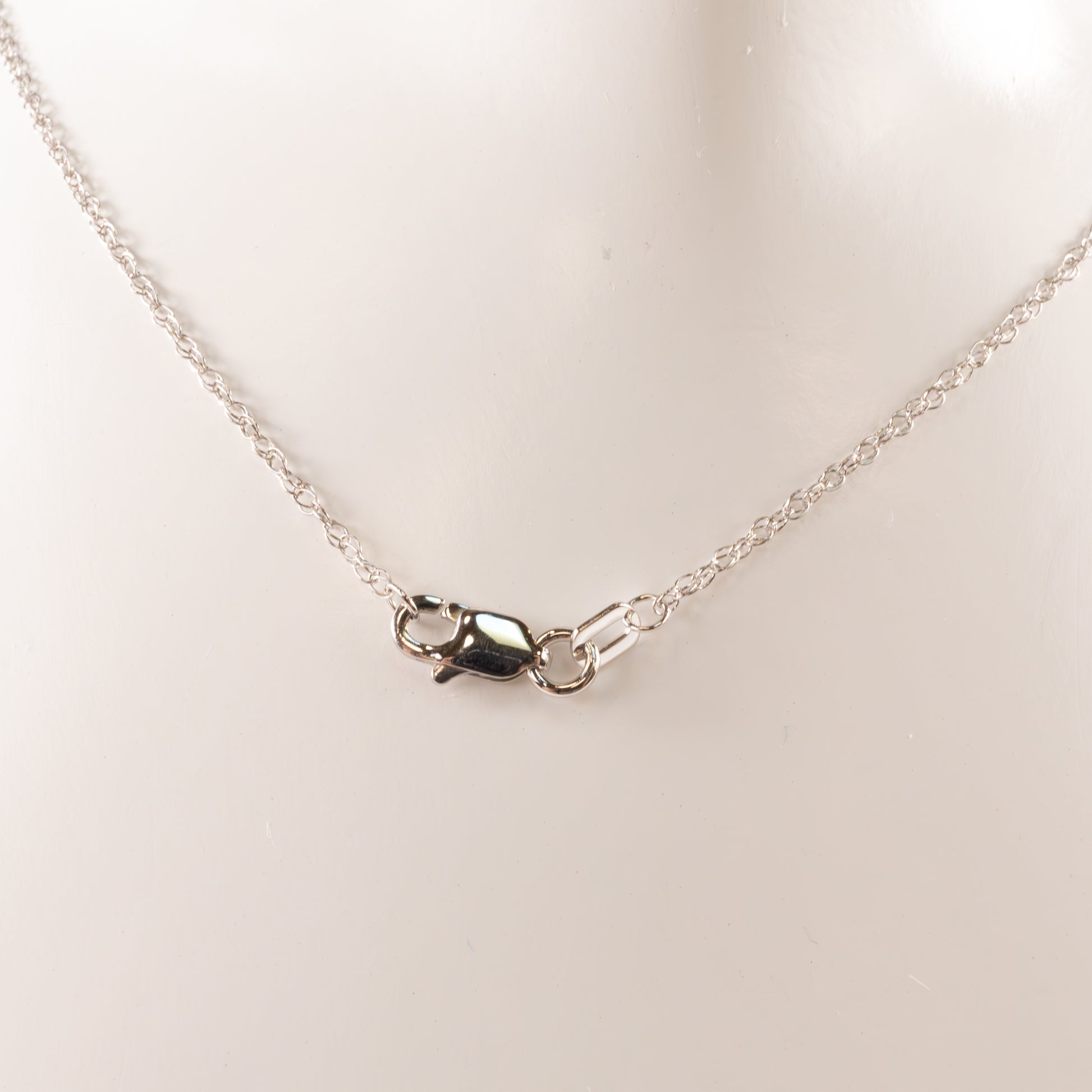 14KWG Lab Grown Diamond 0.75cttw Graduated 3-Stone Necklace