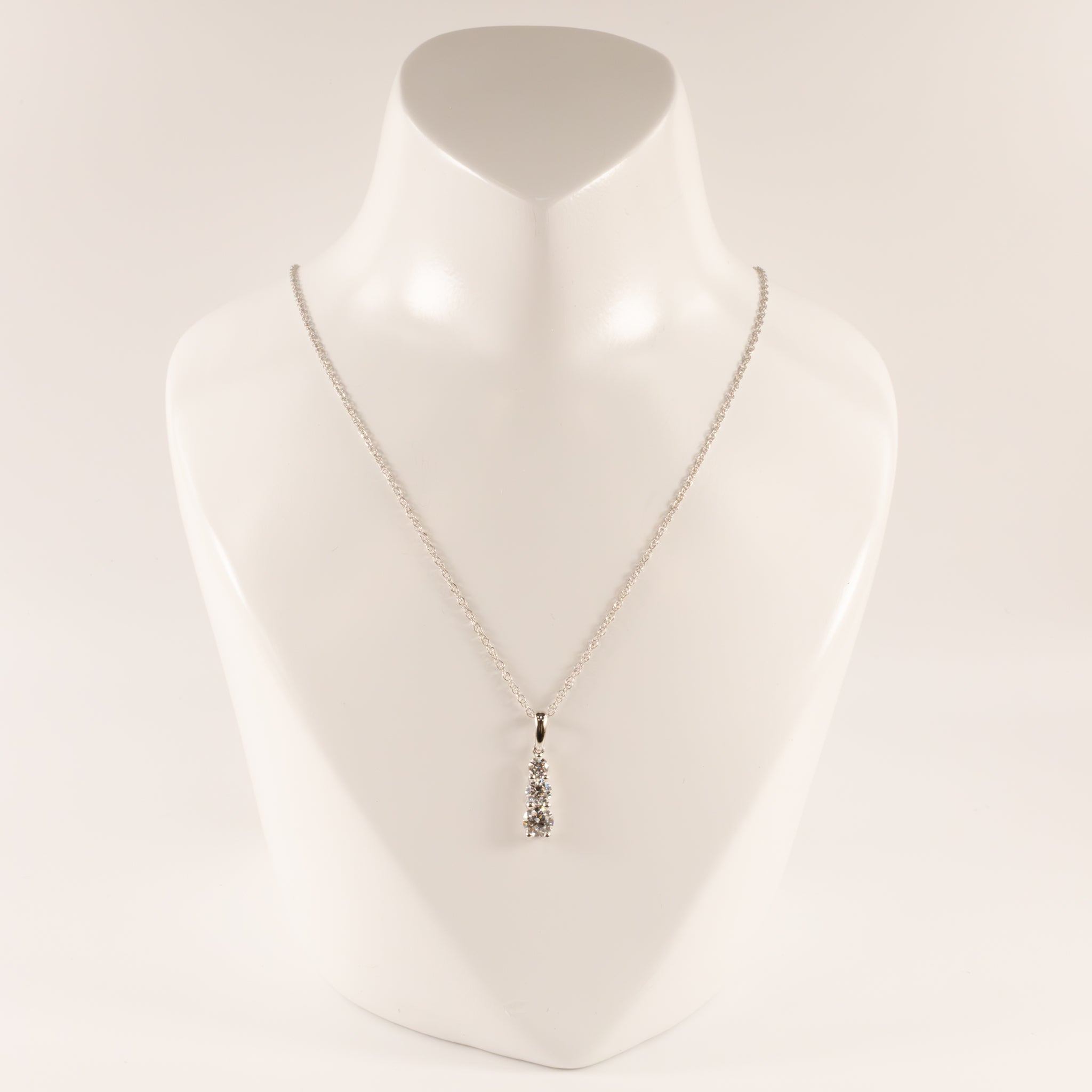 14KWG Lab Grown Diamond 0.75cttw Graduated 3-Stone Necklace