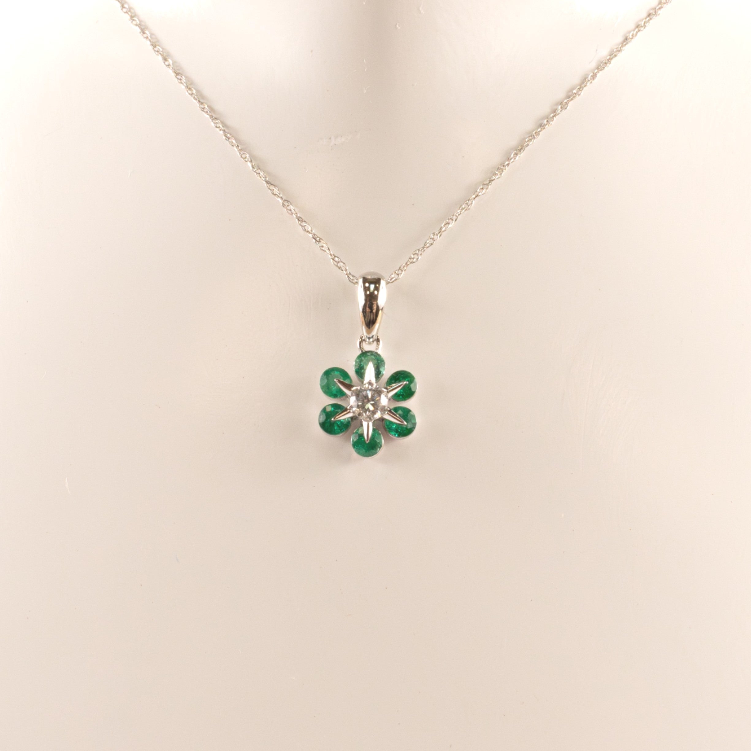 14KWG Emerald 0.48cttw and Diamond 0.11cttw Flower Necklace