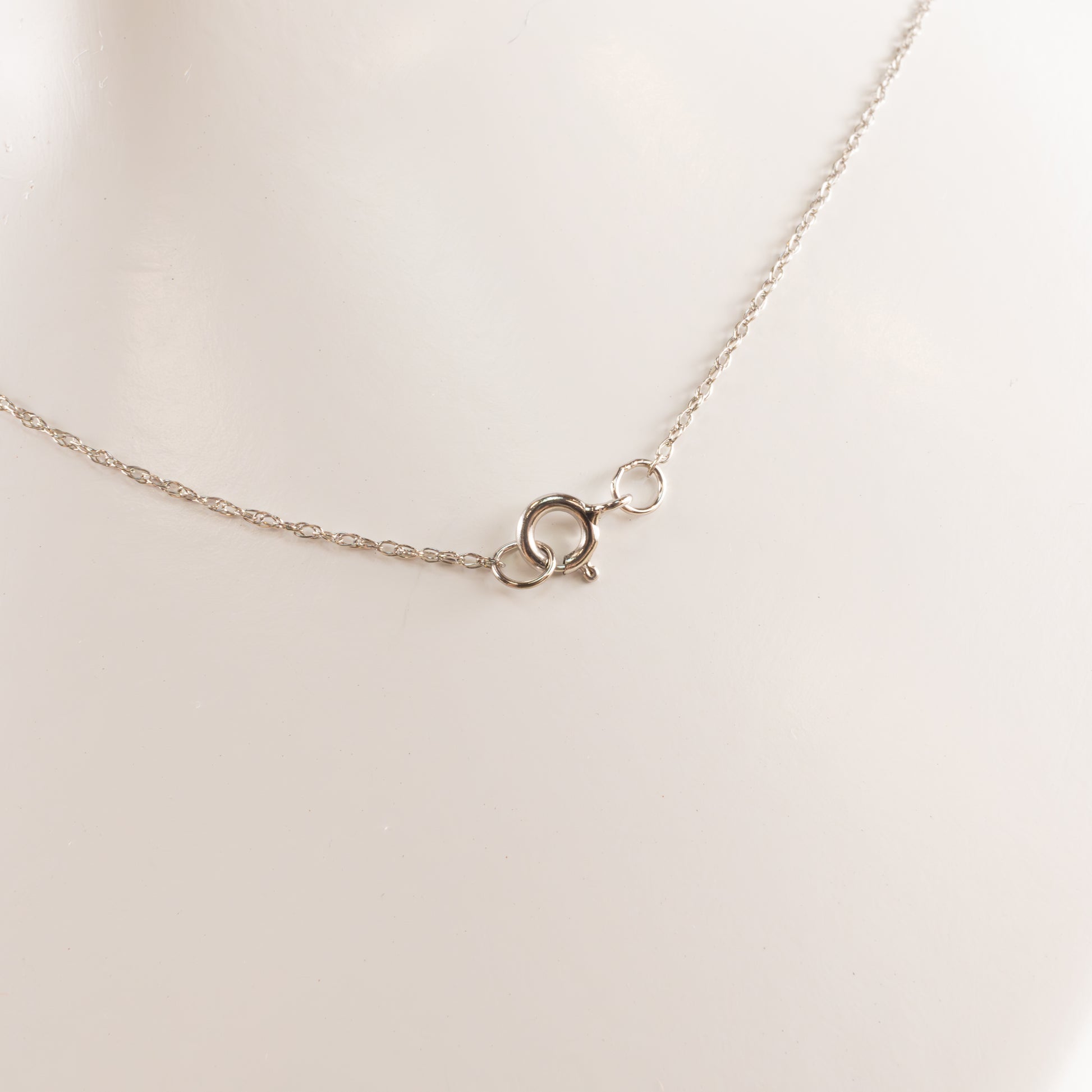 14KWG Emerald 0.48cttw and Diamond 0.11cttw Flower Necklace