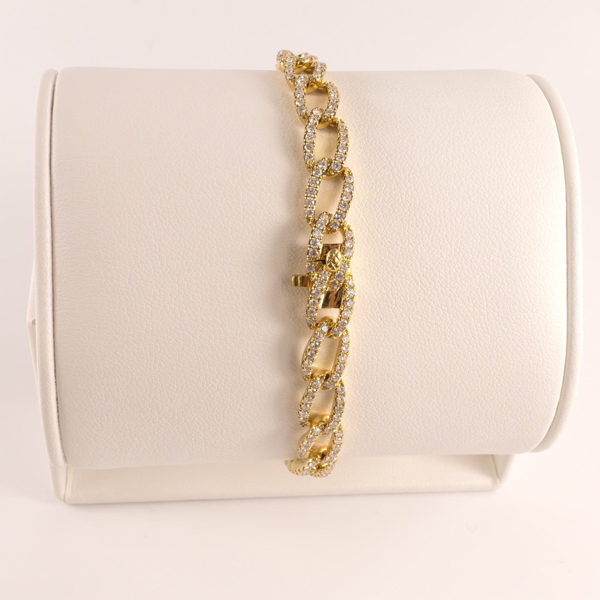 18KYG Diamond 2.55cttw Curb Chain Bracelet