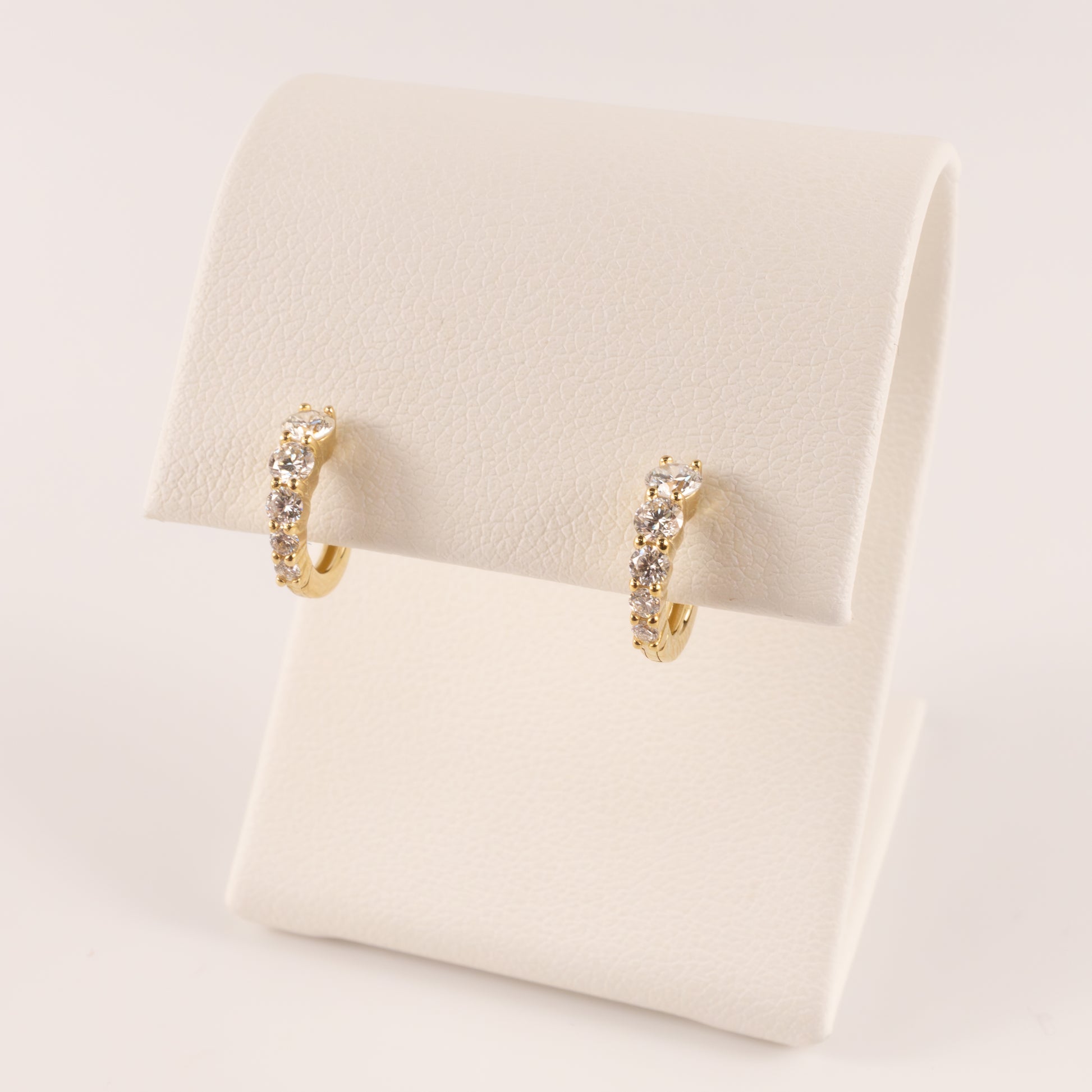 14KYG Lab Grown Diamond Graduated Huggie Hoop Earrings