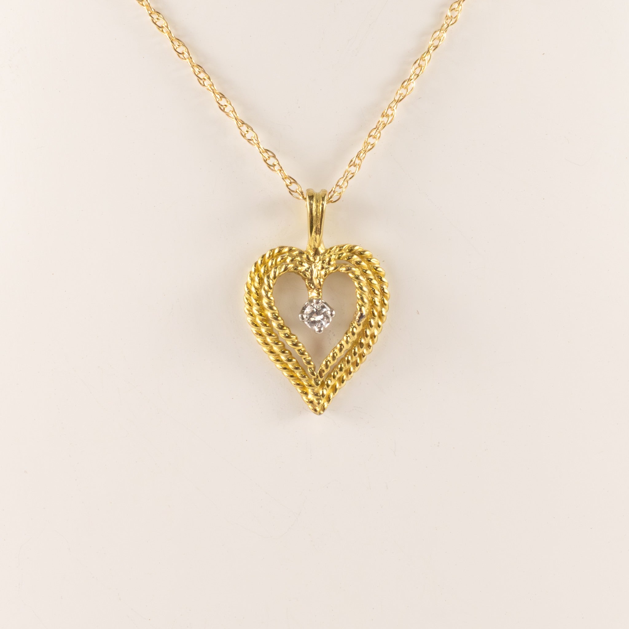 18KYG/14KYG Diamond Rope Heart Necklace
