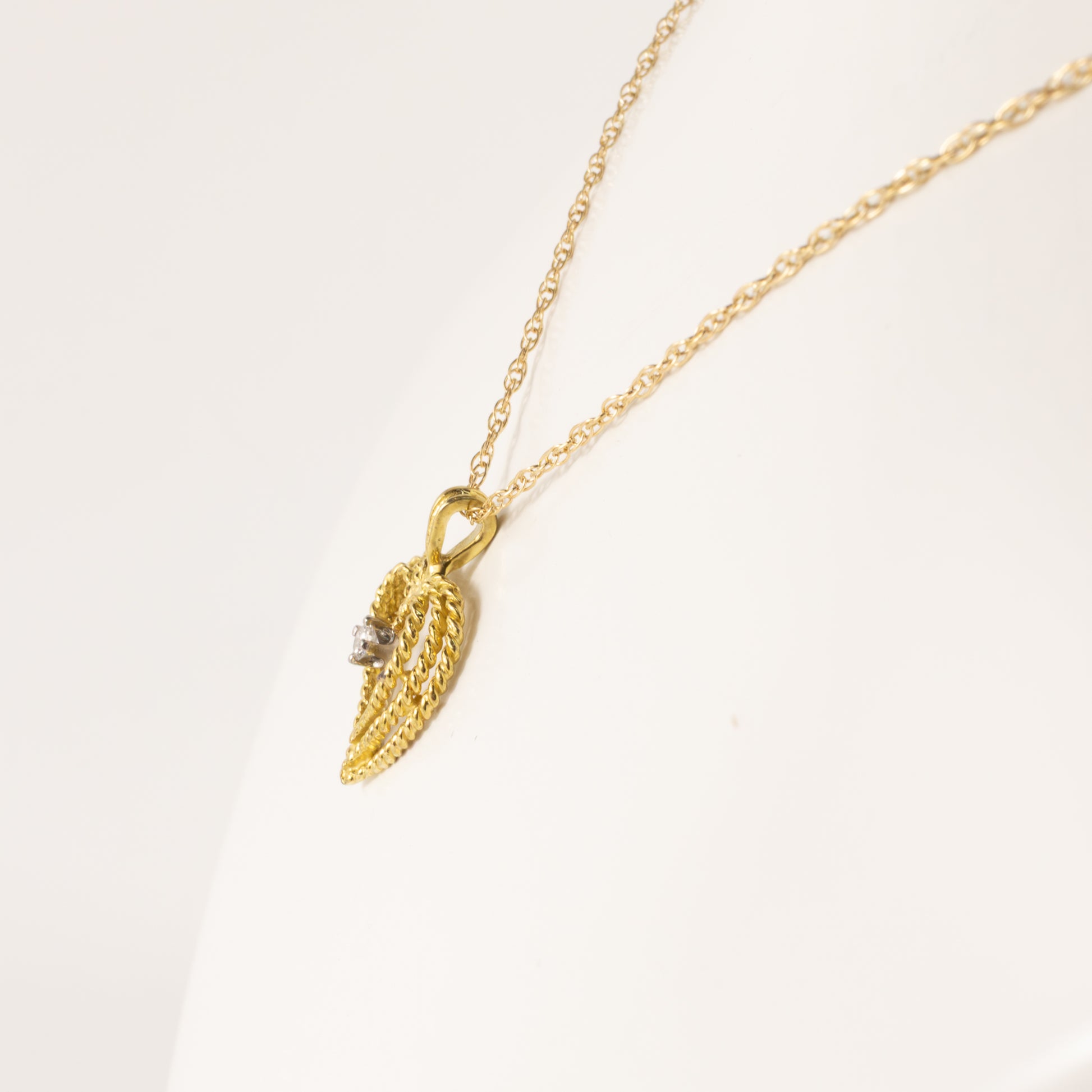 18KYG/14KYG Diamond Rope Heart Necklace