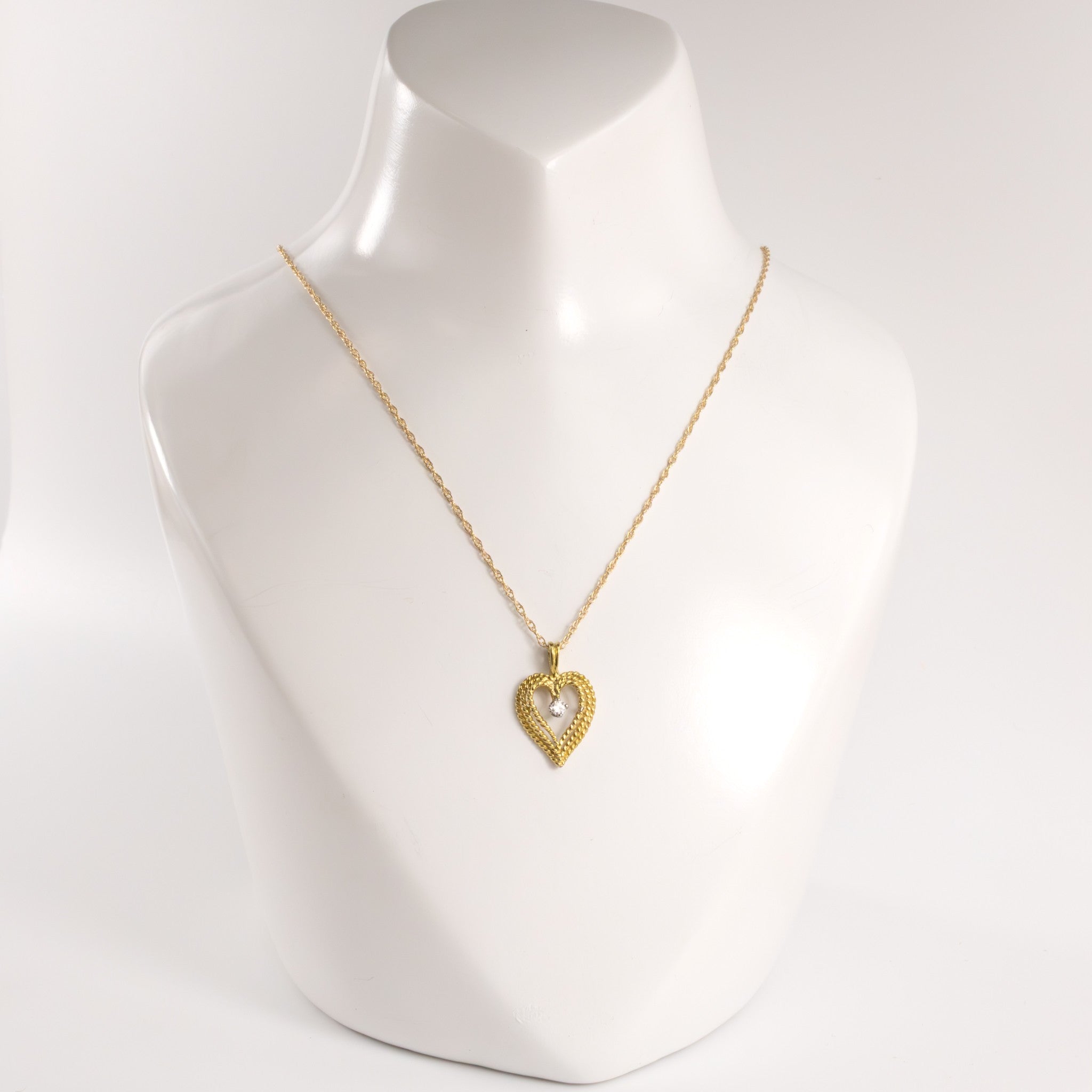18KYG/14KYG Diamond Rope Heart Necklace