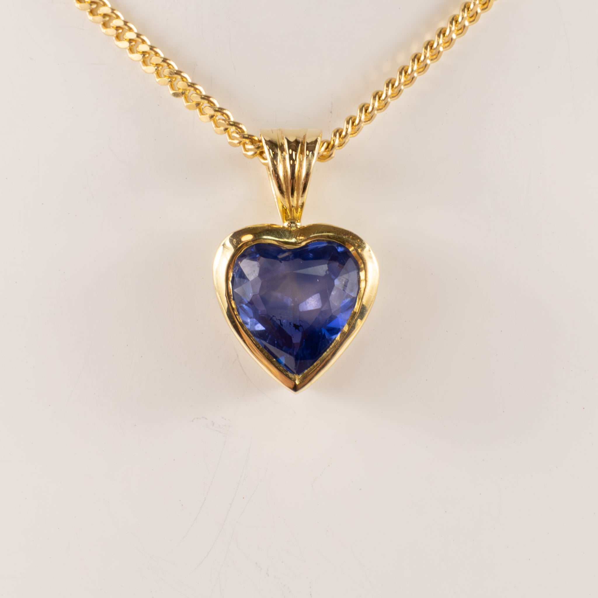 18KYG Sapphire Heart Bezel Set Necklace