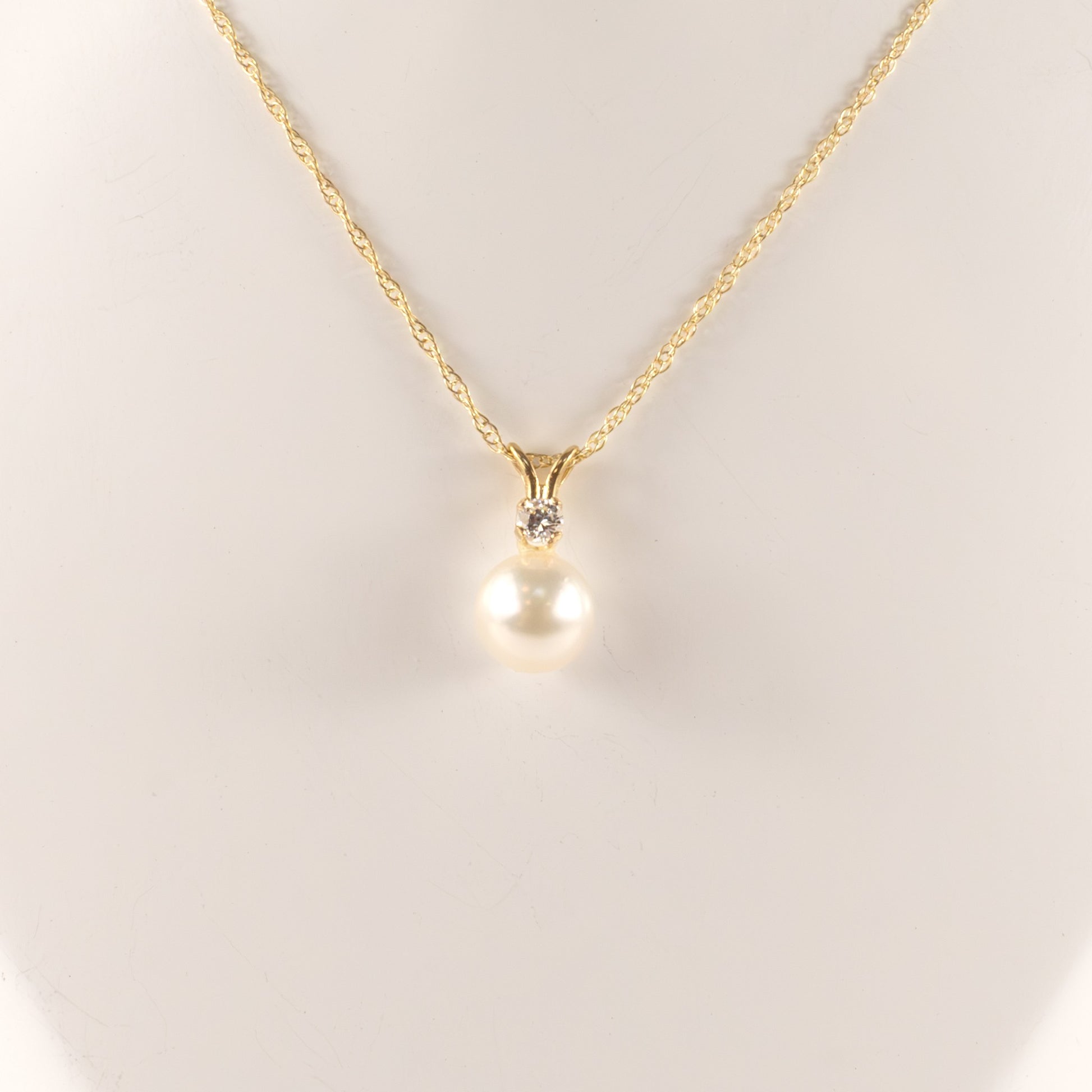 14KYG Pearl and Diamond Drop Necklace