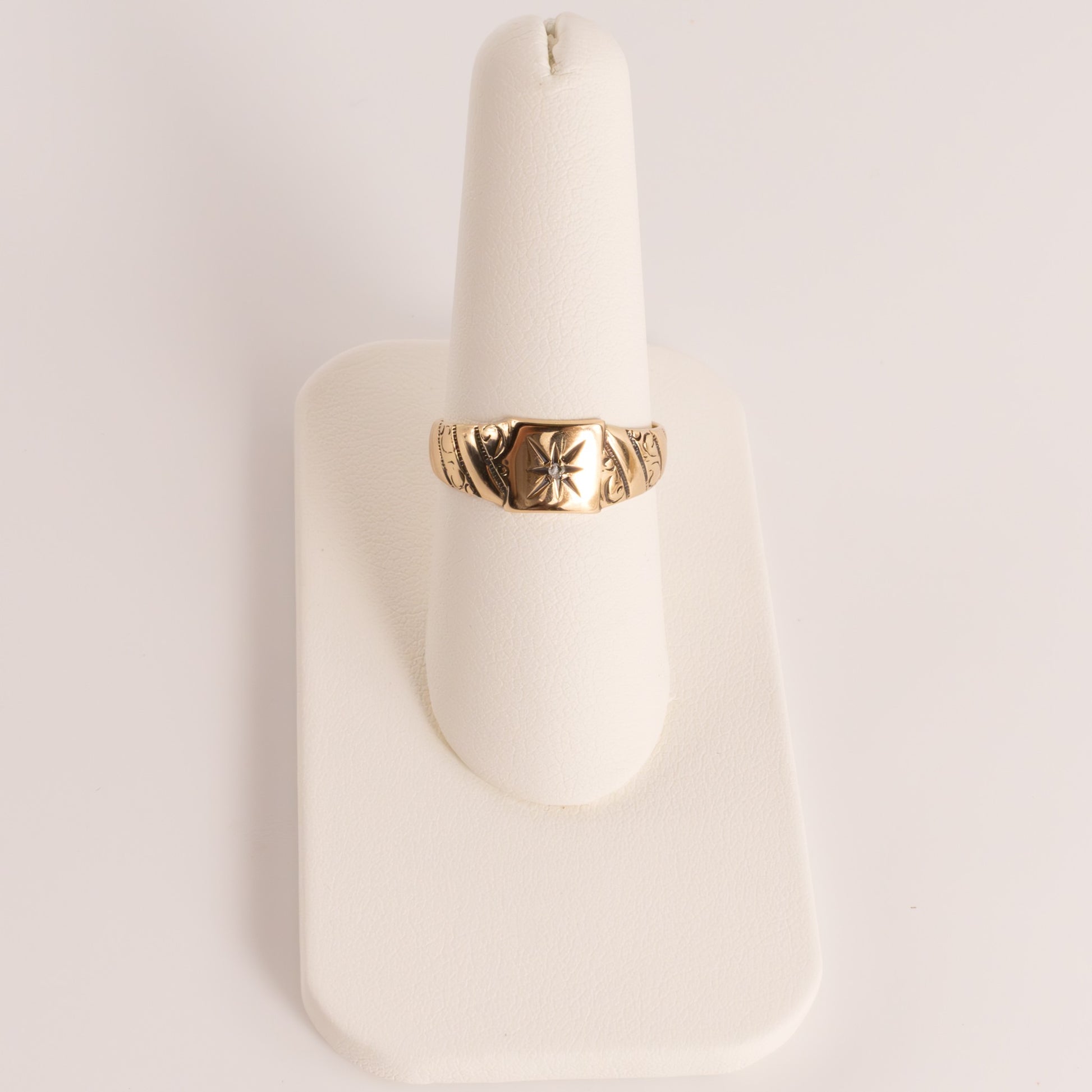 10KYG Antique Diamond Starburst Engraved RIng