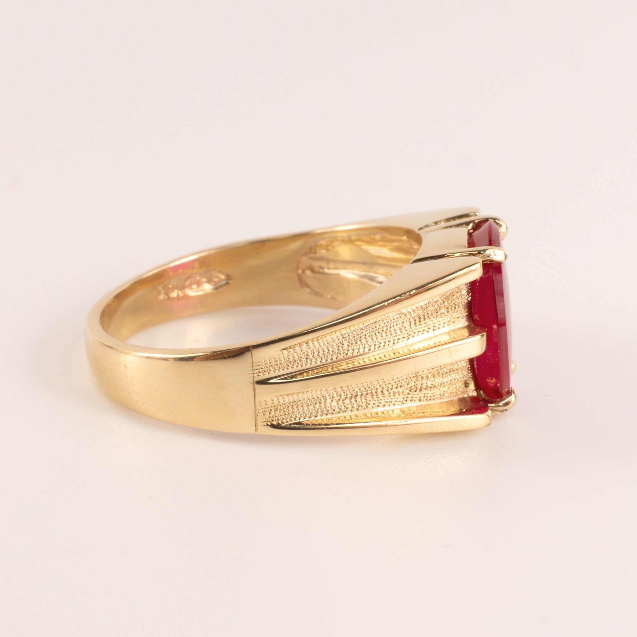 10KYG Vintage Synthetic Ruby Mens Ring