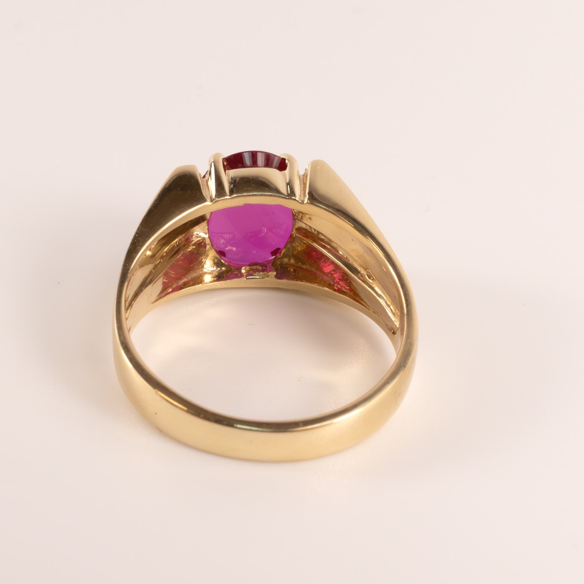 10KYG Vintage Synthetic Ruby Mens Ring