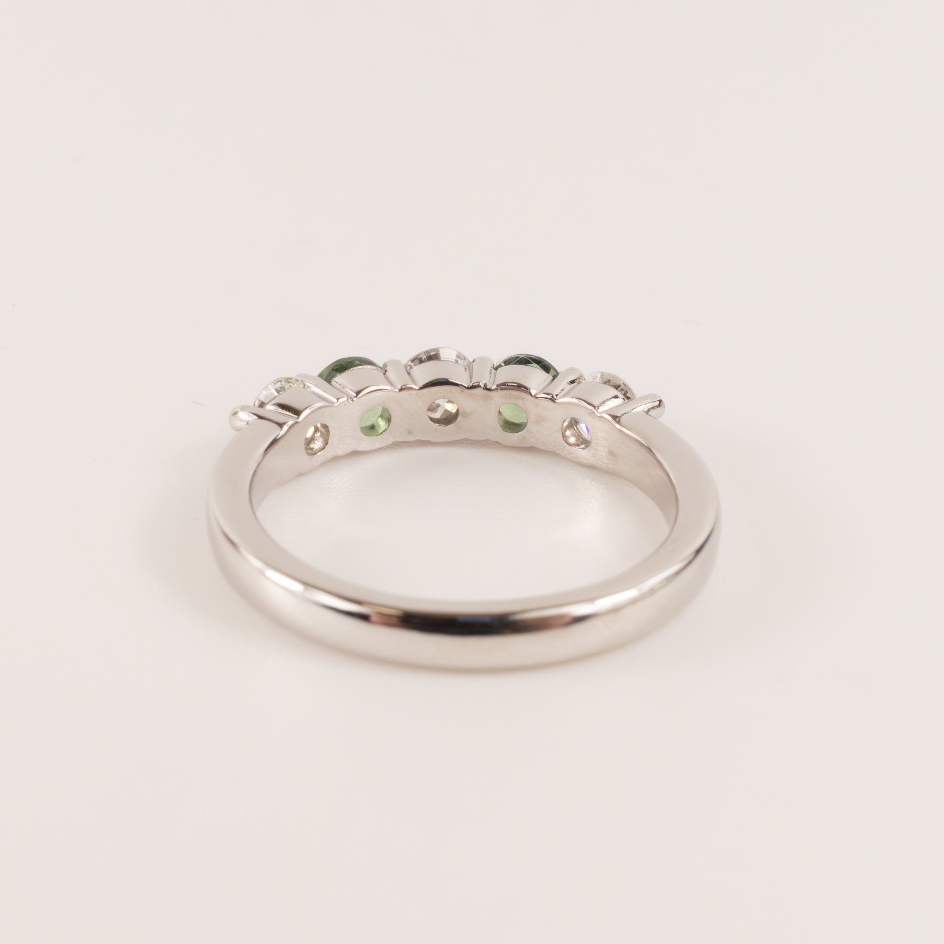 14KWG Alexandrite and Diamond Alternating Shared Prong Band