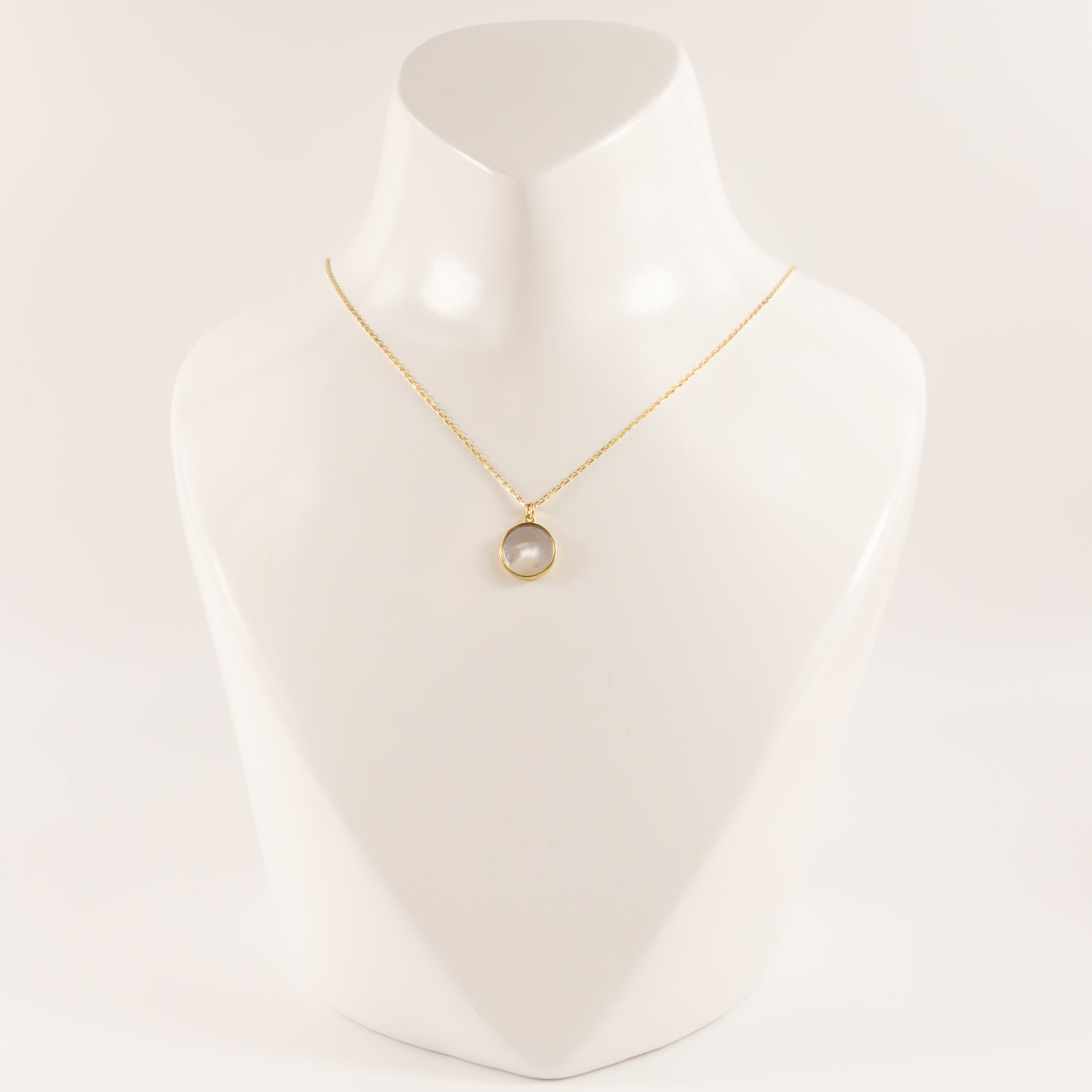 14KYG Mother of Pearl Disc Necklace
