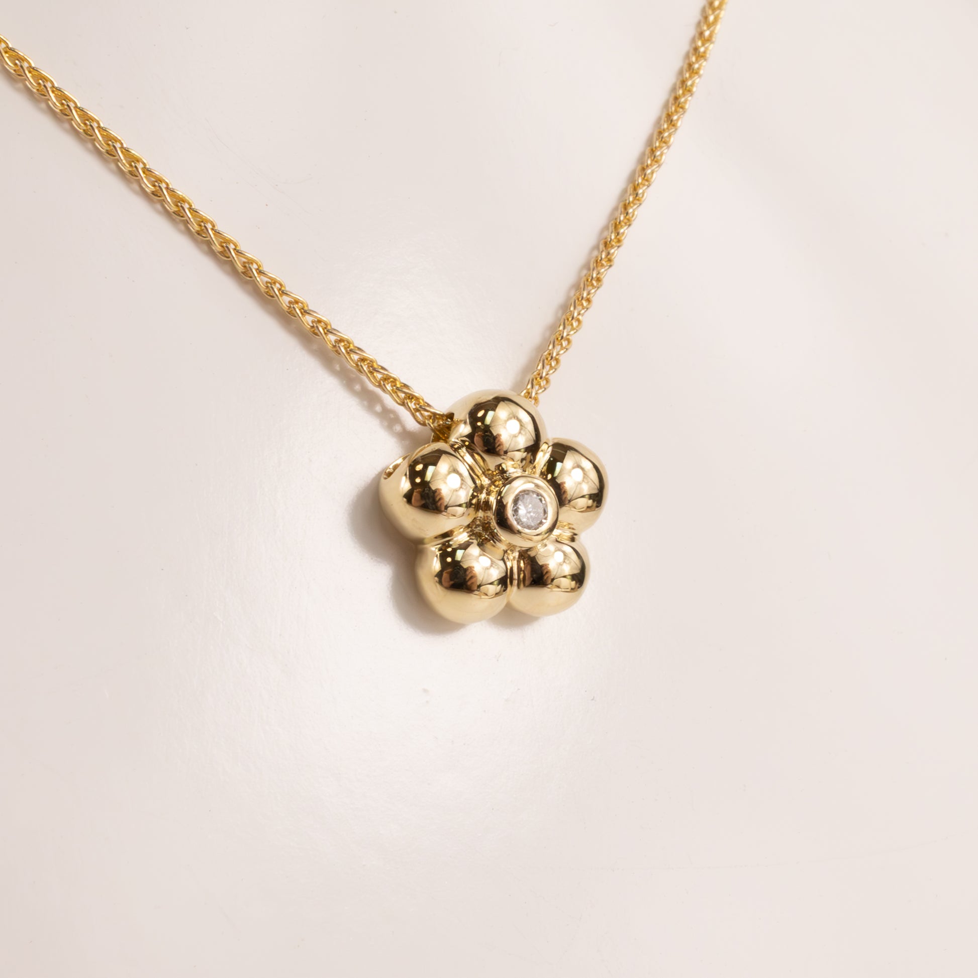 14KYG Diamond Puffy Flower Necklace