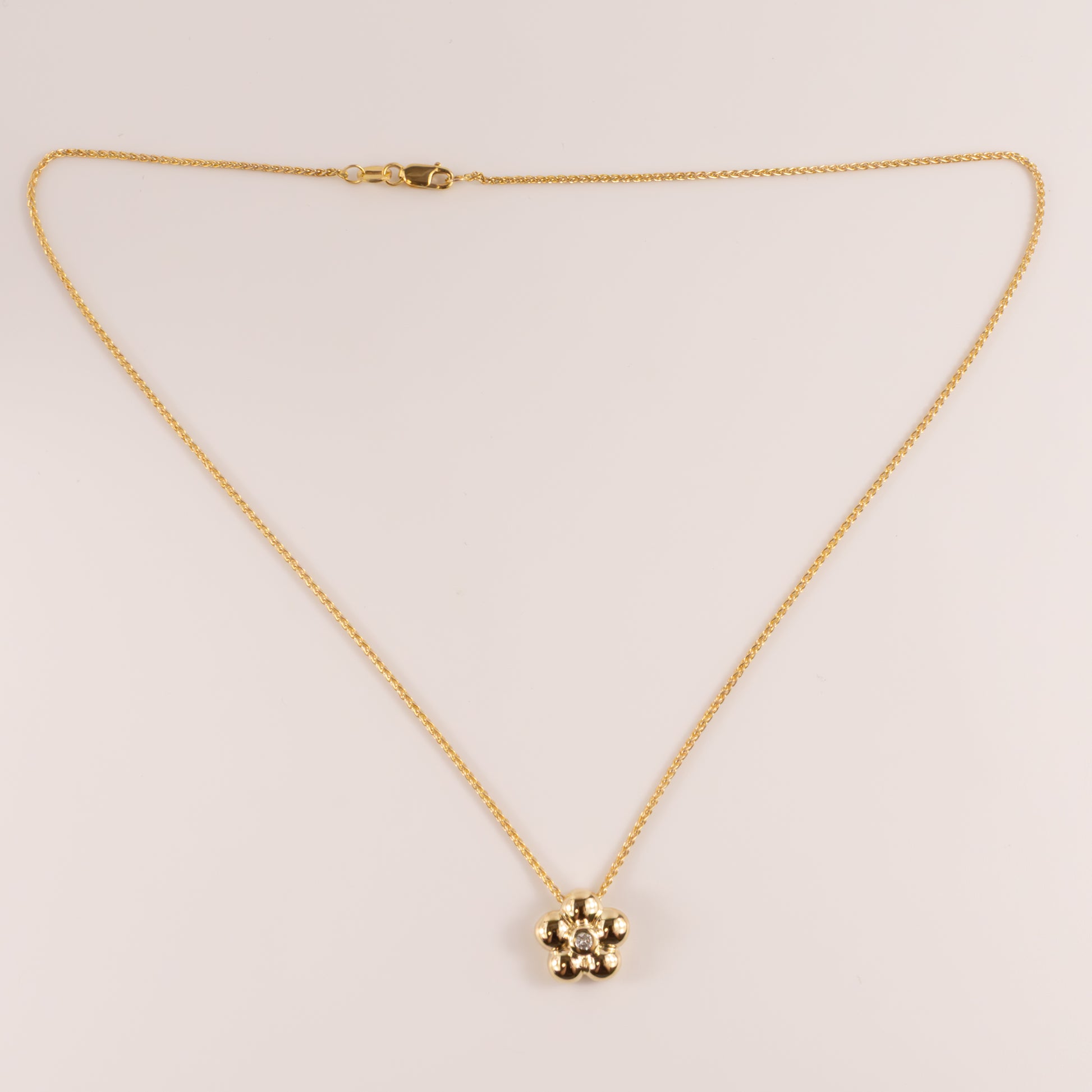 14KYG Diamond Puffy Flower Necklace