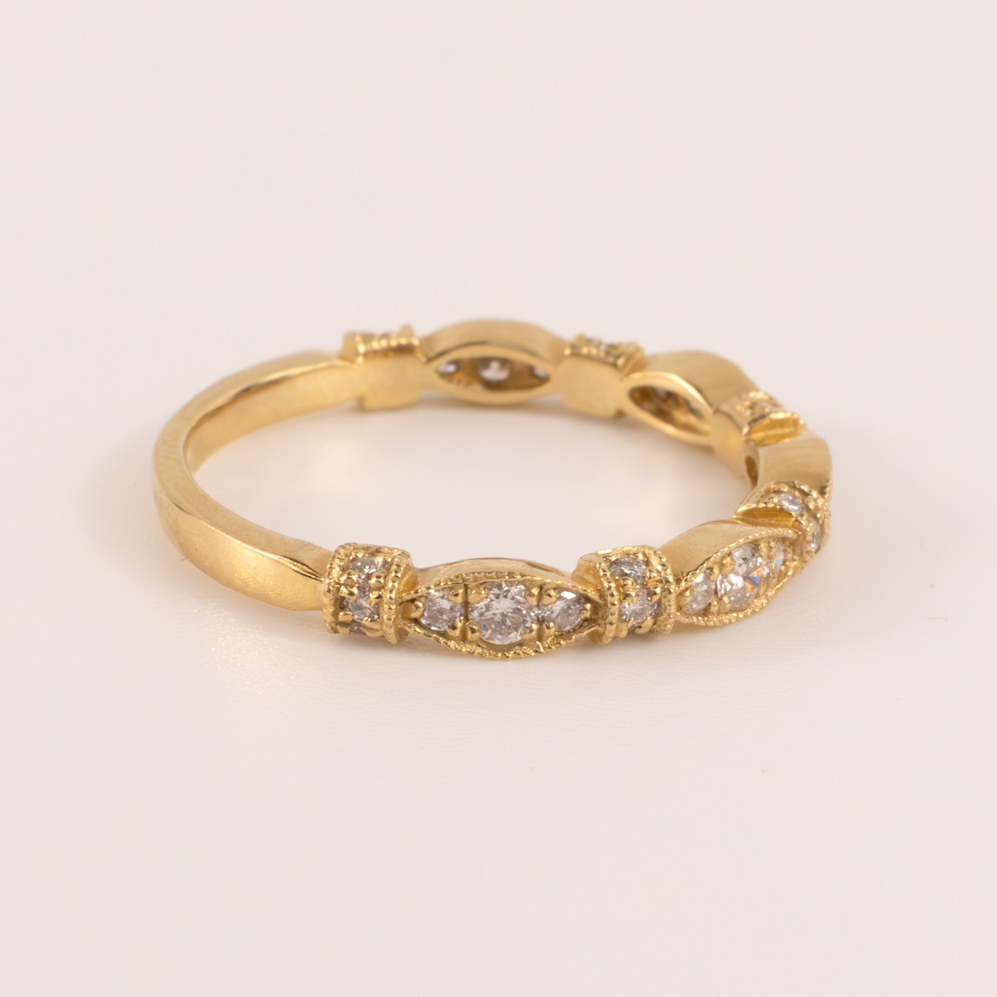 14KYG Milgrain with Outer Edge Accent Diamond Band