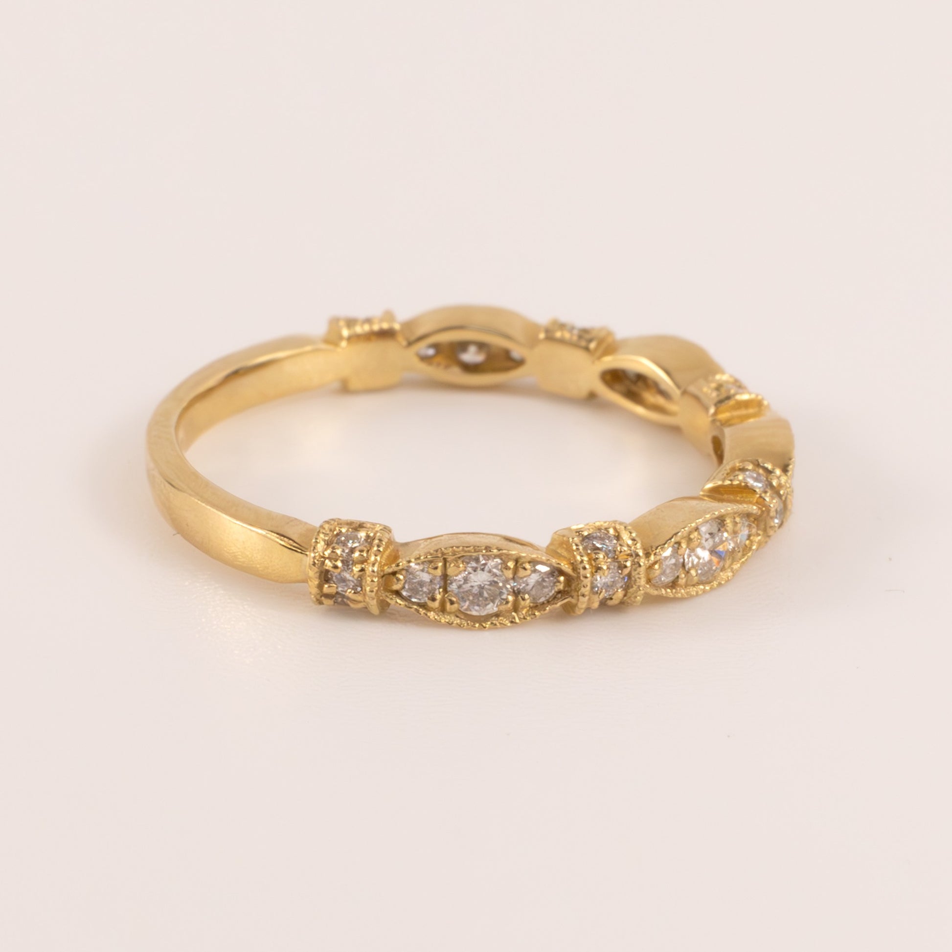 14KYG Milgrain with Outer Edge Accent Diamond Band
