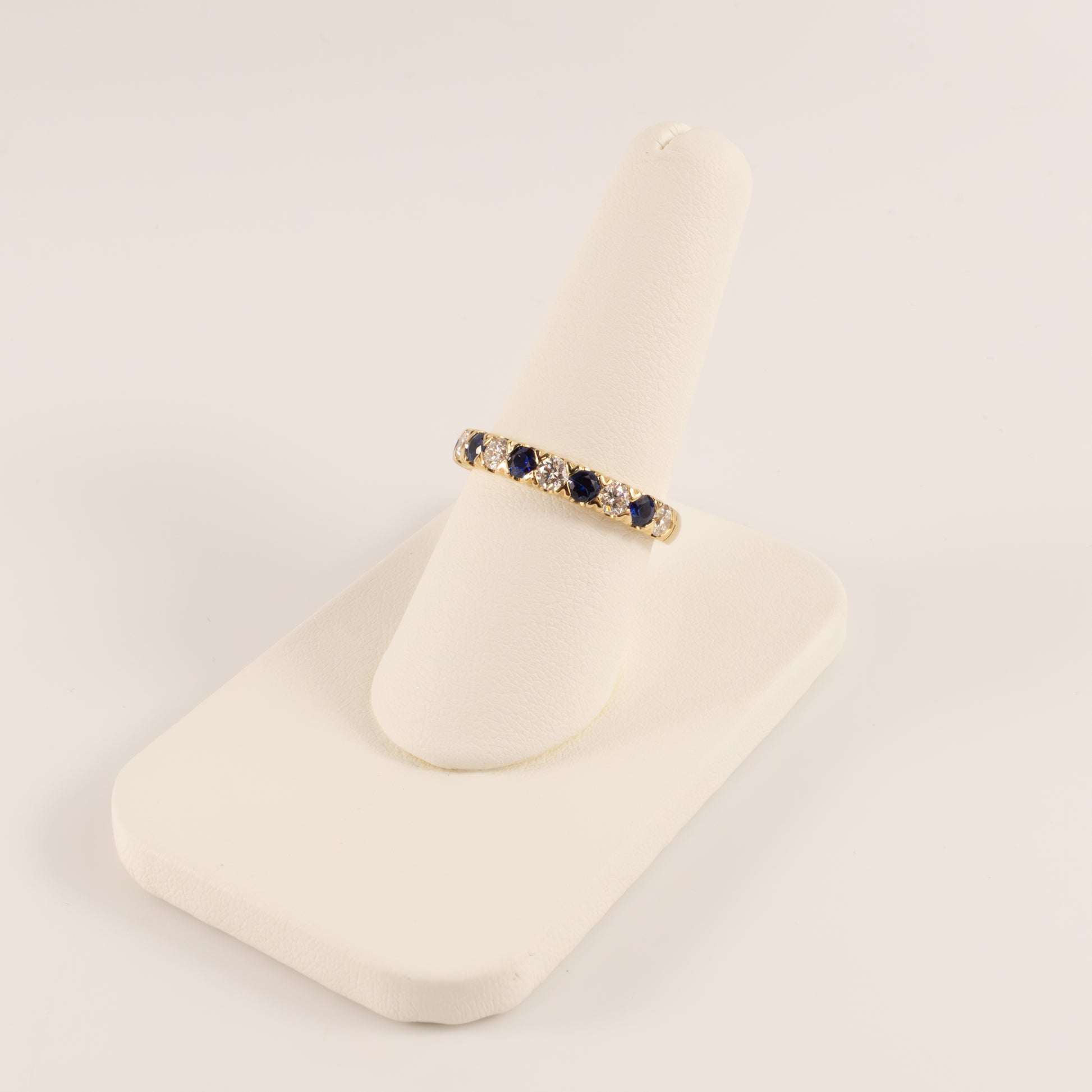 14KYG Blue Sapphire and Diamond Alternating Trellis Band