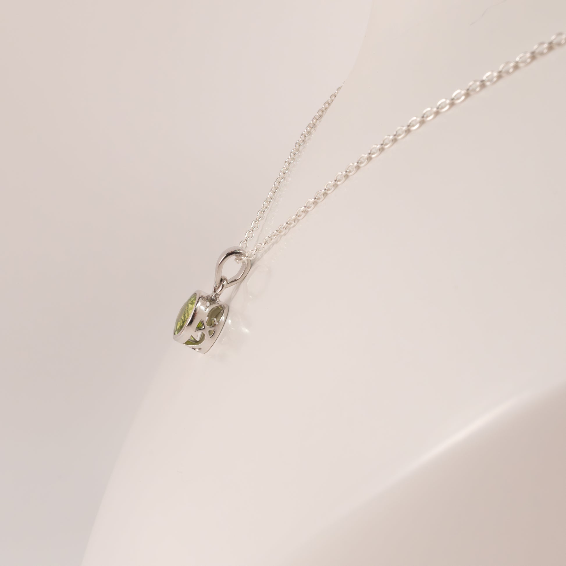 Sterling Silver Peridot Round Bezel Set Necklace