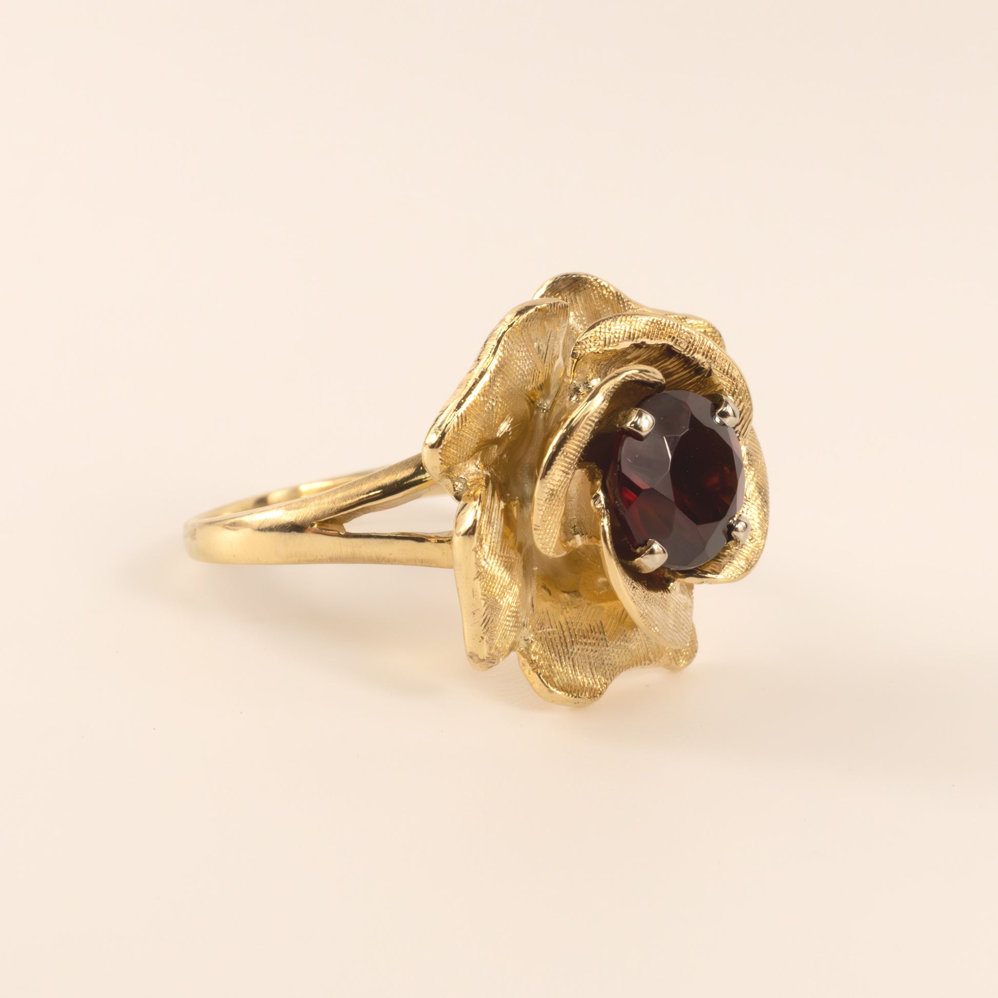14KYG Garnet Rose Flower Ring