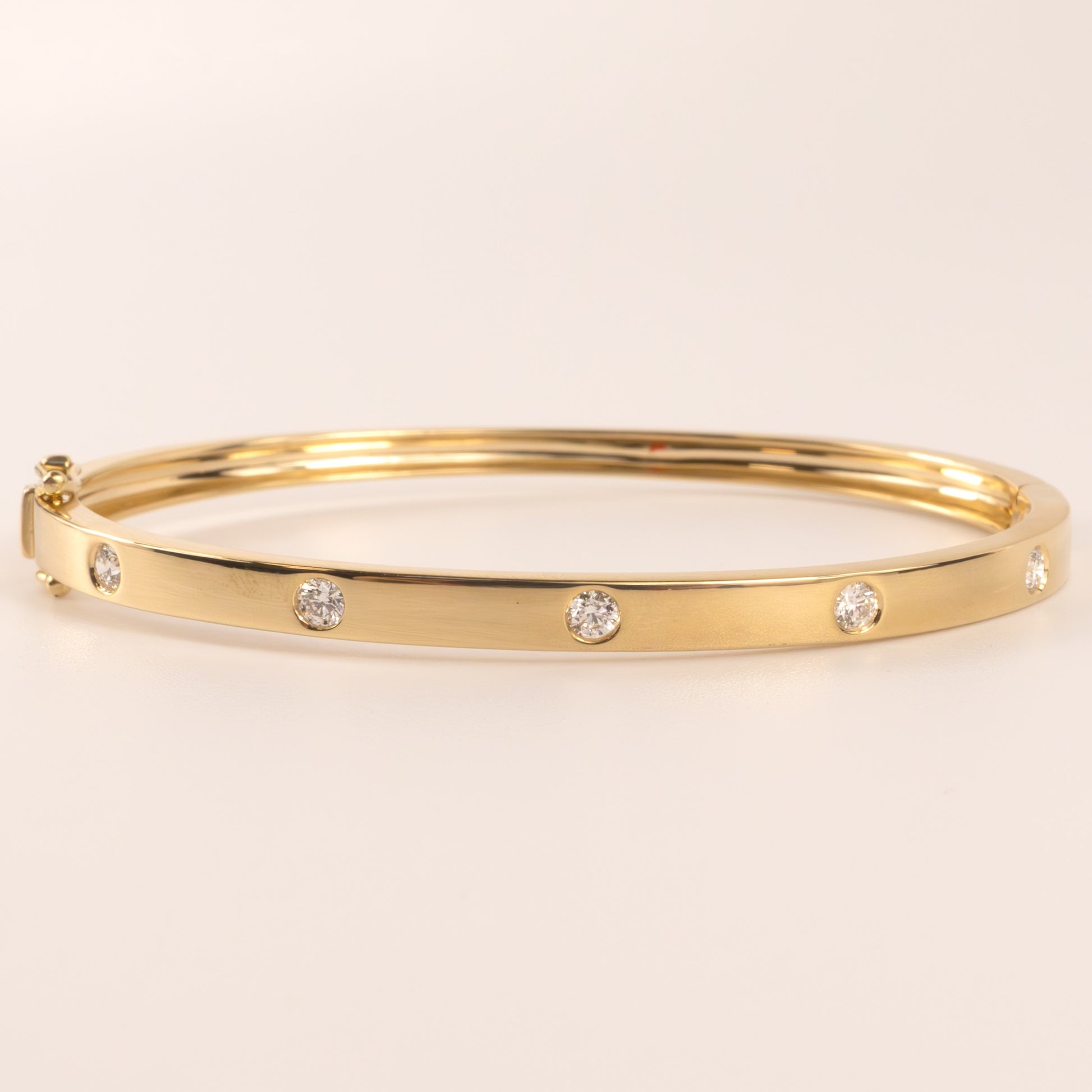 14KYG Diamond Flush Set Hinged Bangle Bracelet