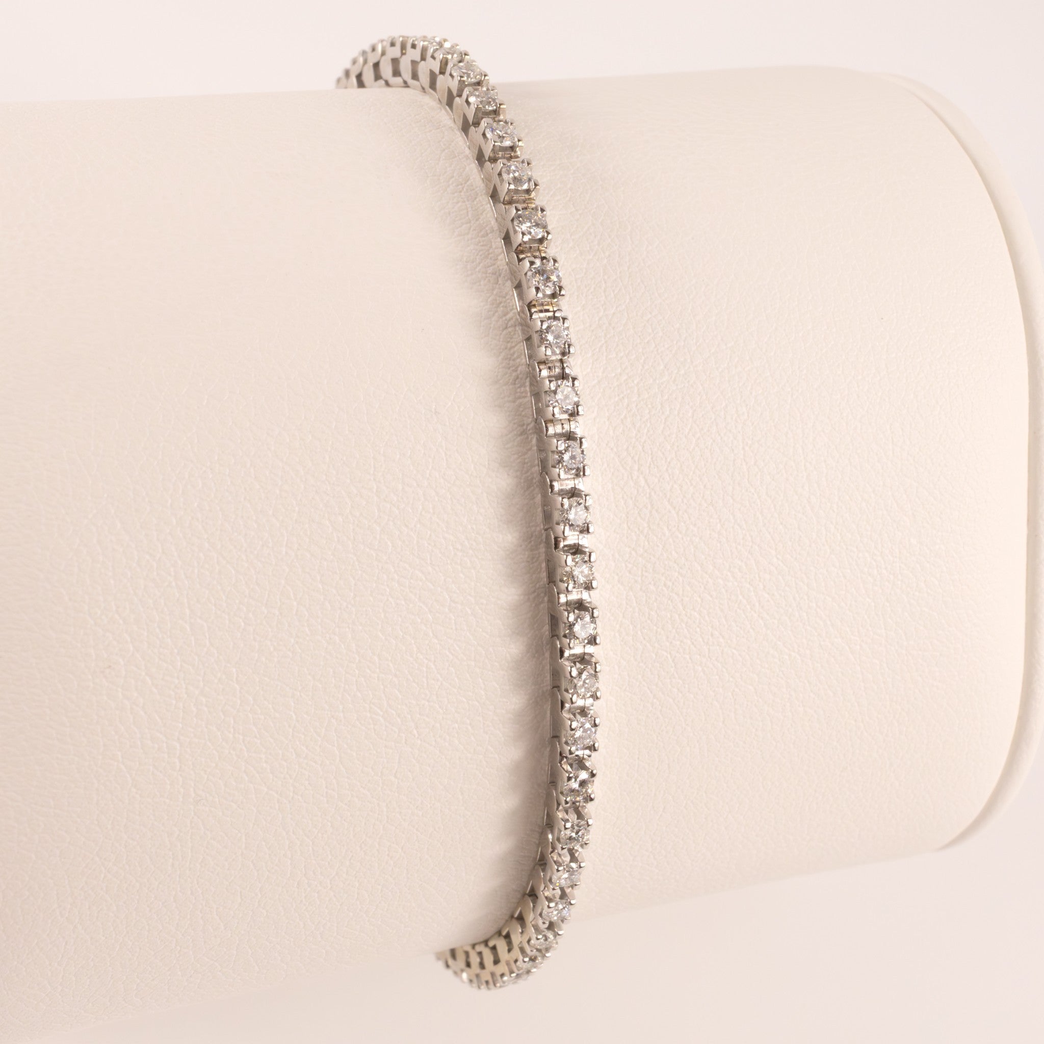 14KWG Diamond 1.60cttw Tennis Bracelet