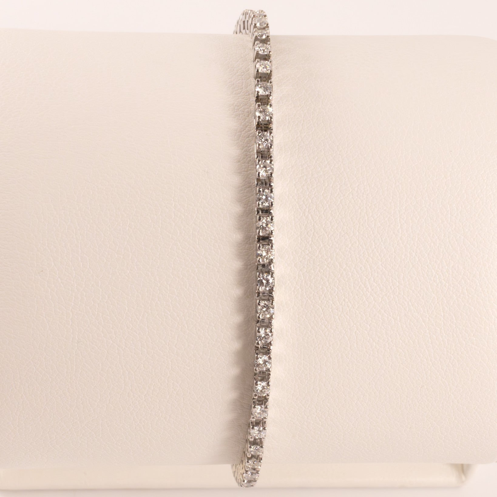14KWG Diamond 1.60cttw Tennis Bracelet