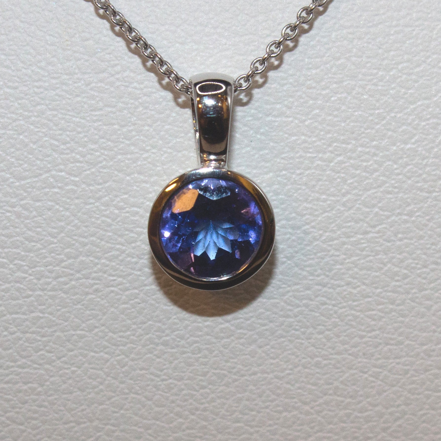 14KWG Bezel Set Tanzanite Pendant